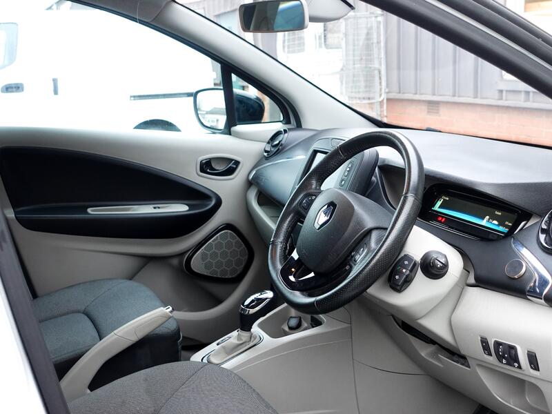 RENAULT ZOE