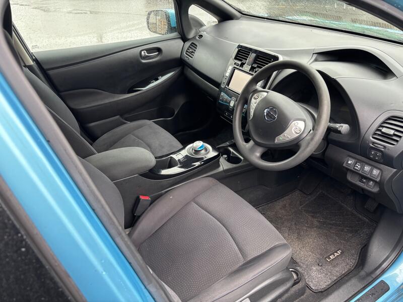 NISSAN LEAF