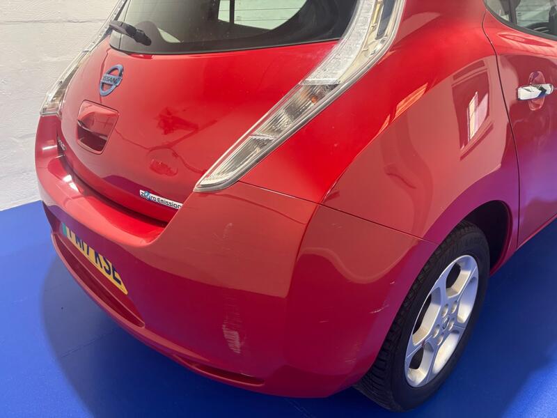 NISSAN LEAF