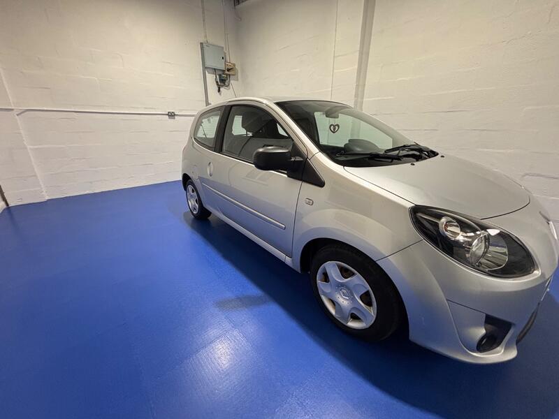 RENAULT TWINGO