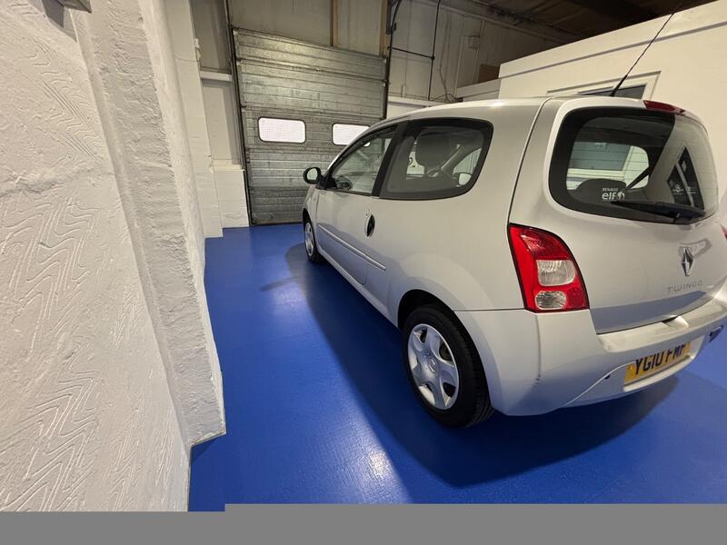RENAULT TWINGO