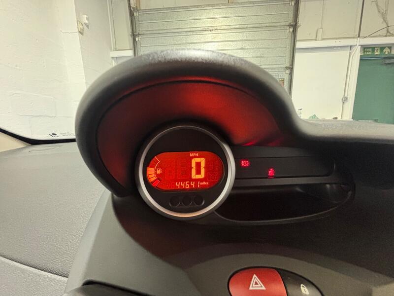 RENAULT TWINGO